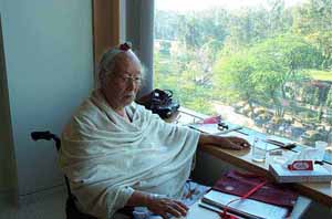 2002 Rinpoche im Kramkenhaus in Delhi